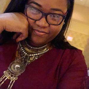 Meet your Posher, Uniqua